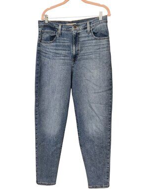 Levi Strauss Medium Wash High-Waisted Mom Jeans Size 32